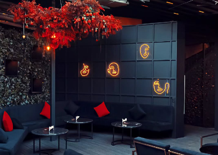 رستوران سیلوز پلازا