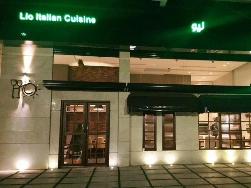 فست فود لیو بهترین فست فود مشهد